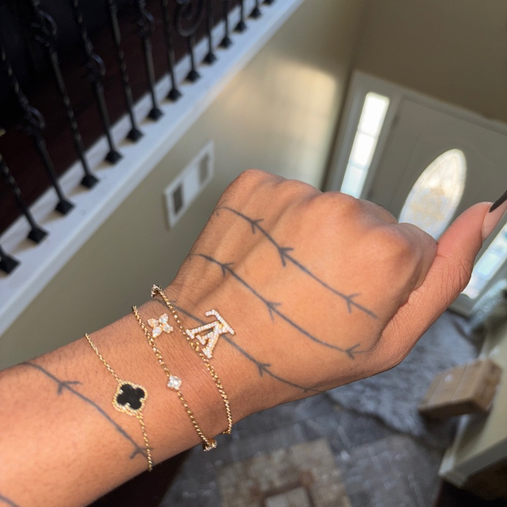 Louis Vuitton lady lv Bracelet